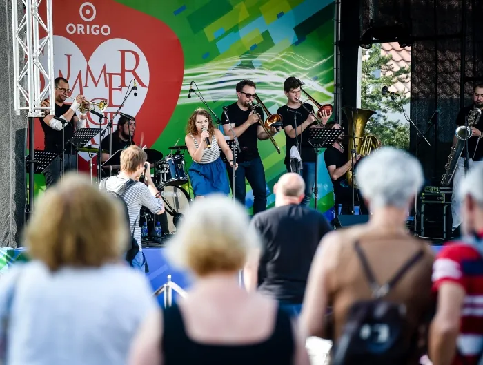 “ORIGO SUMMER STAGE” AUGUSTA KONCERTPROGRAMMA: KRĀŠŅIE RĪGAS SVĒTKI, “ORIGO” FOLKFESTIVĀLS UN CITI SPILGTI KONCERTI
