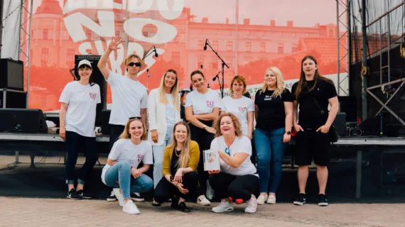 Asinsdonoru diena laukumā pie Origo aizvadīta ar koncertu un labdarības izsoli