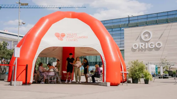 Atskats uz Pasaules asinsdonoru dienas norisi laukumā pie t/c Origo