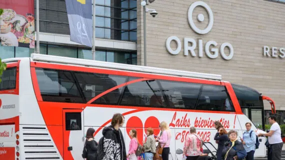 Pasaules asinsdonoru dienas pasākumā pie t/c “Origo” asinis ziedojuši 56 donori